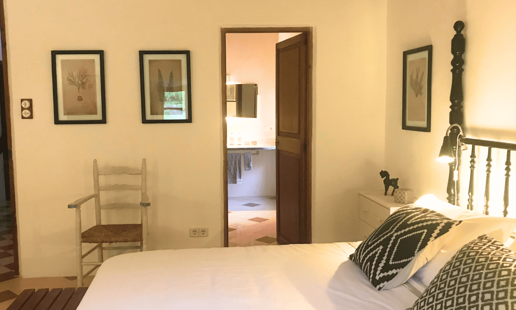 Habitación vista baño